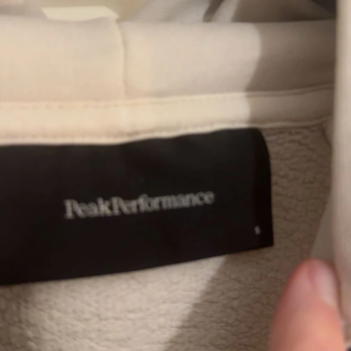 Peak performance hoodie - 1