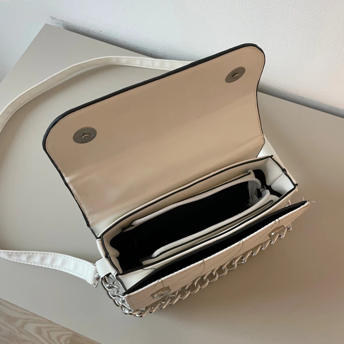 Snygg vit väska! - 3