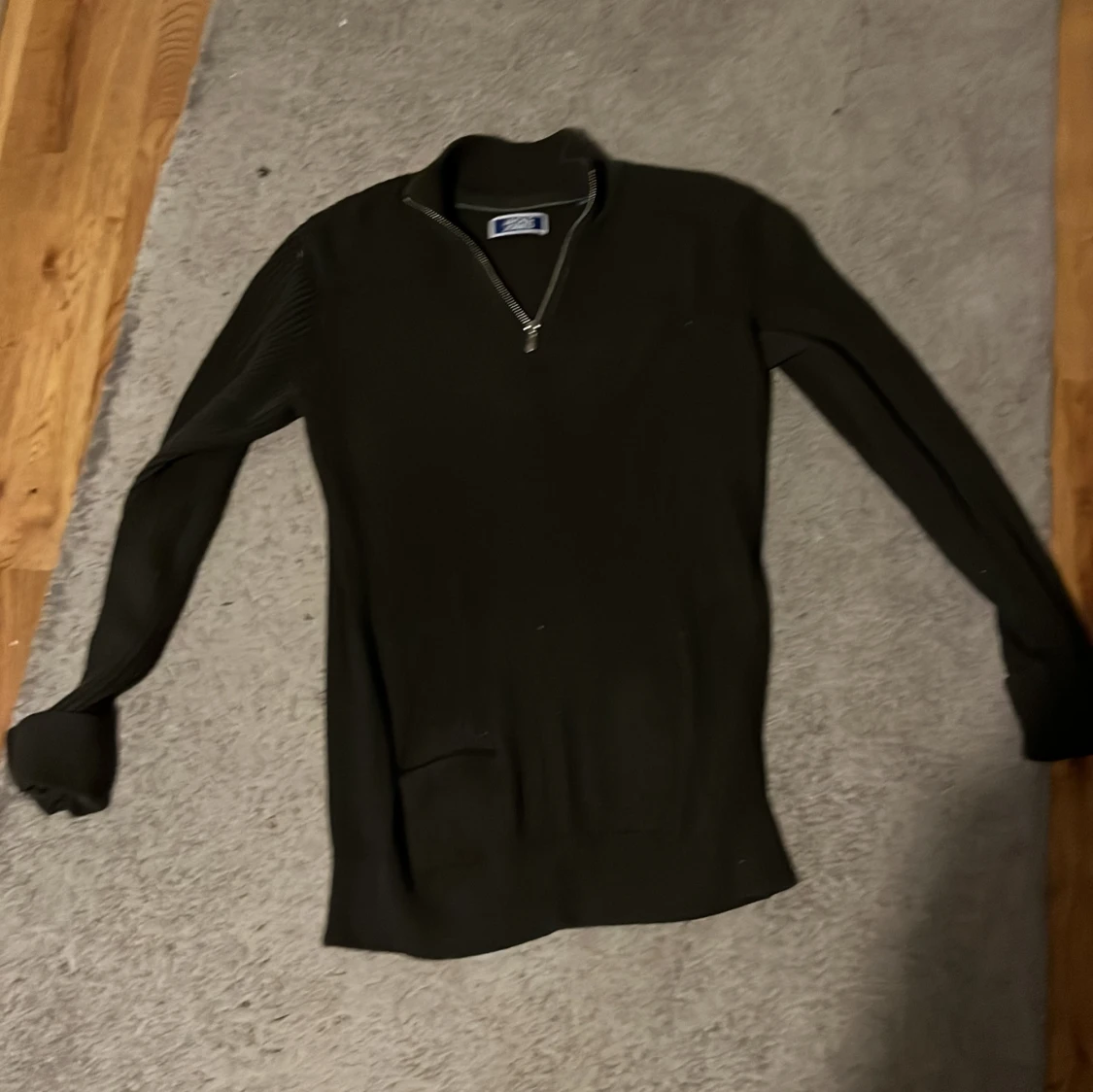 Svart ribbad half zip från Jack & Jones - 1