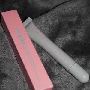 Rhode vanilla - Ny och oöppnat I fargen vanilla Fin gava till jul🤍