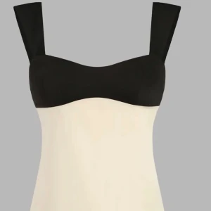 Svart och vit satin topp - Snygg topp från Cider, super skön!! Säljer för den kommer aldrig till användning (har aldrig använt den) skriv för fler frågor💗