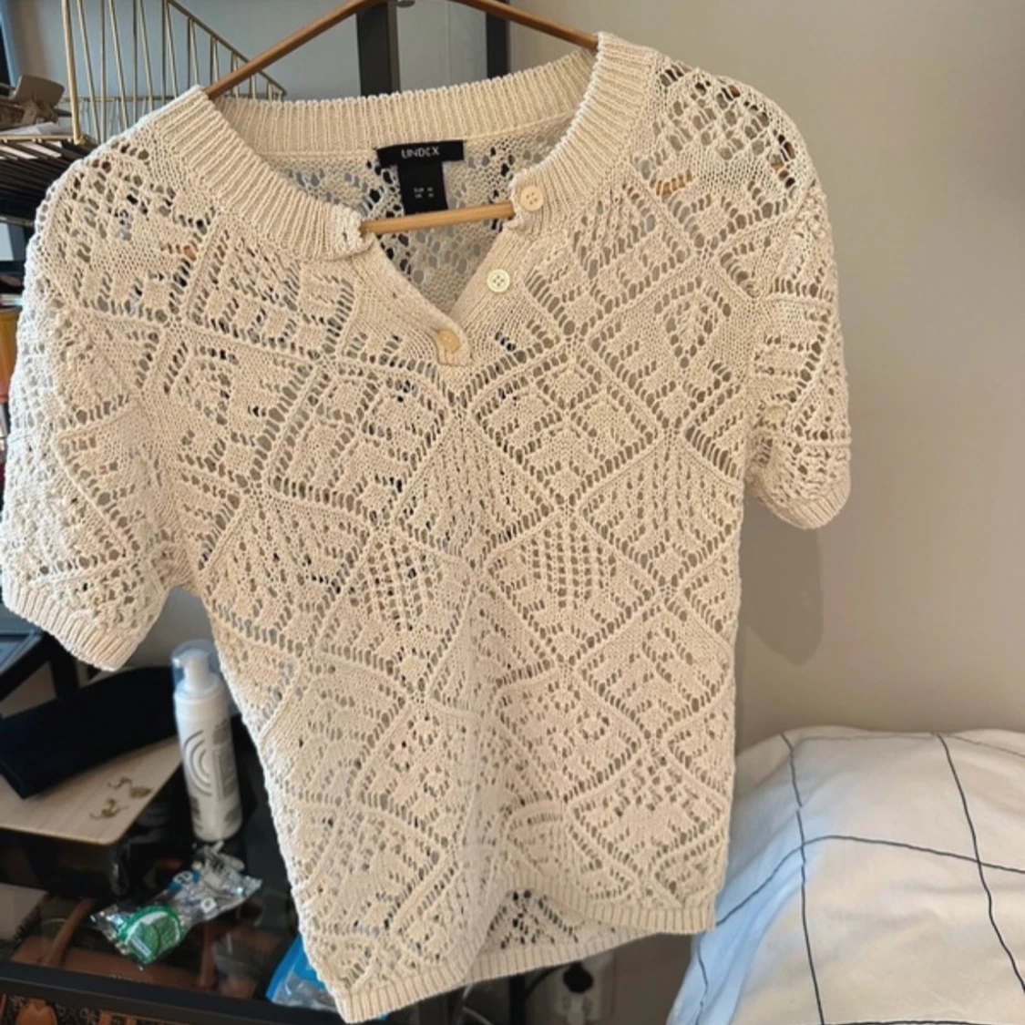Beige stickad topp från Lindex