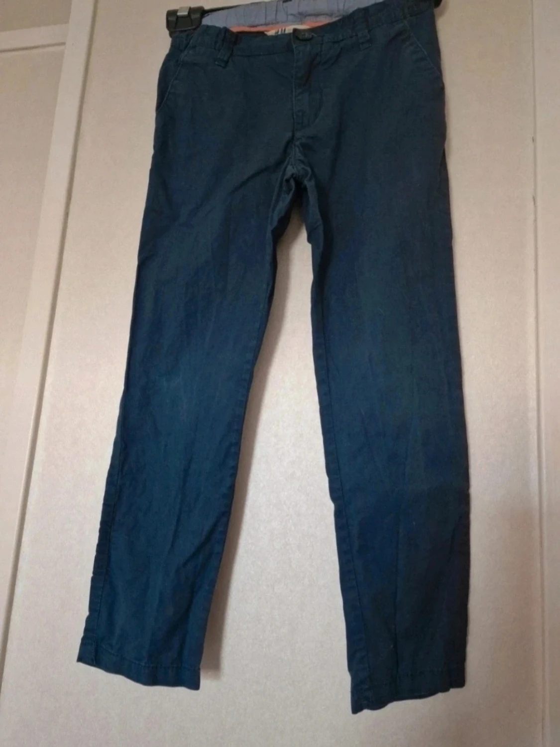 Mörkblå chinos i bomull