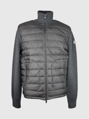 Moncler cardigan jacka - | Säljer en Moncler cardigan jacka i riktigt bra använt skick | Storlek: Large | Hör av dig vid frågor eller funderingar