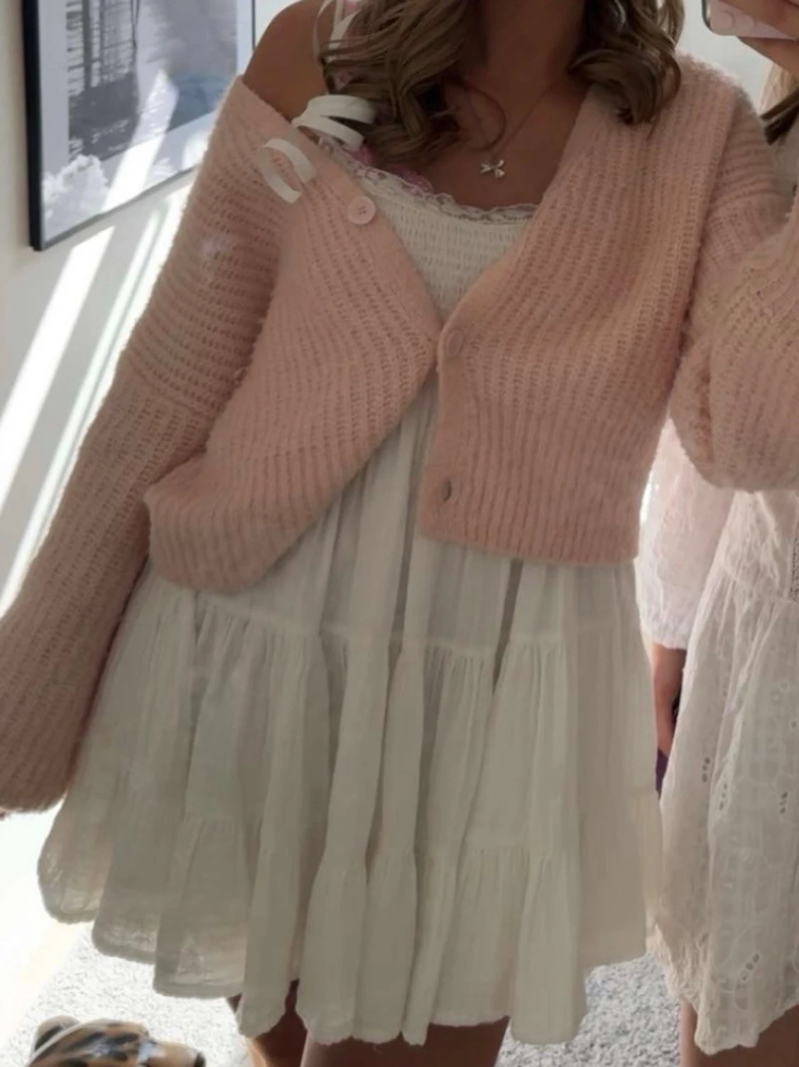 Vit kort sommarklänning med spets - 1