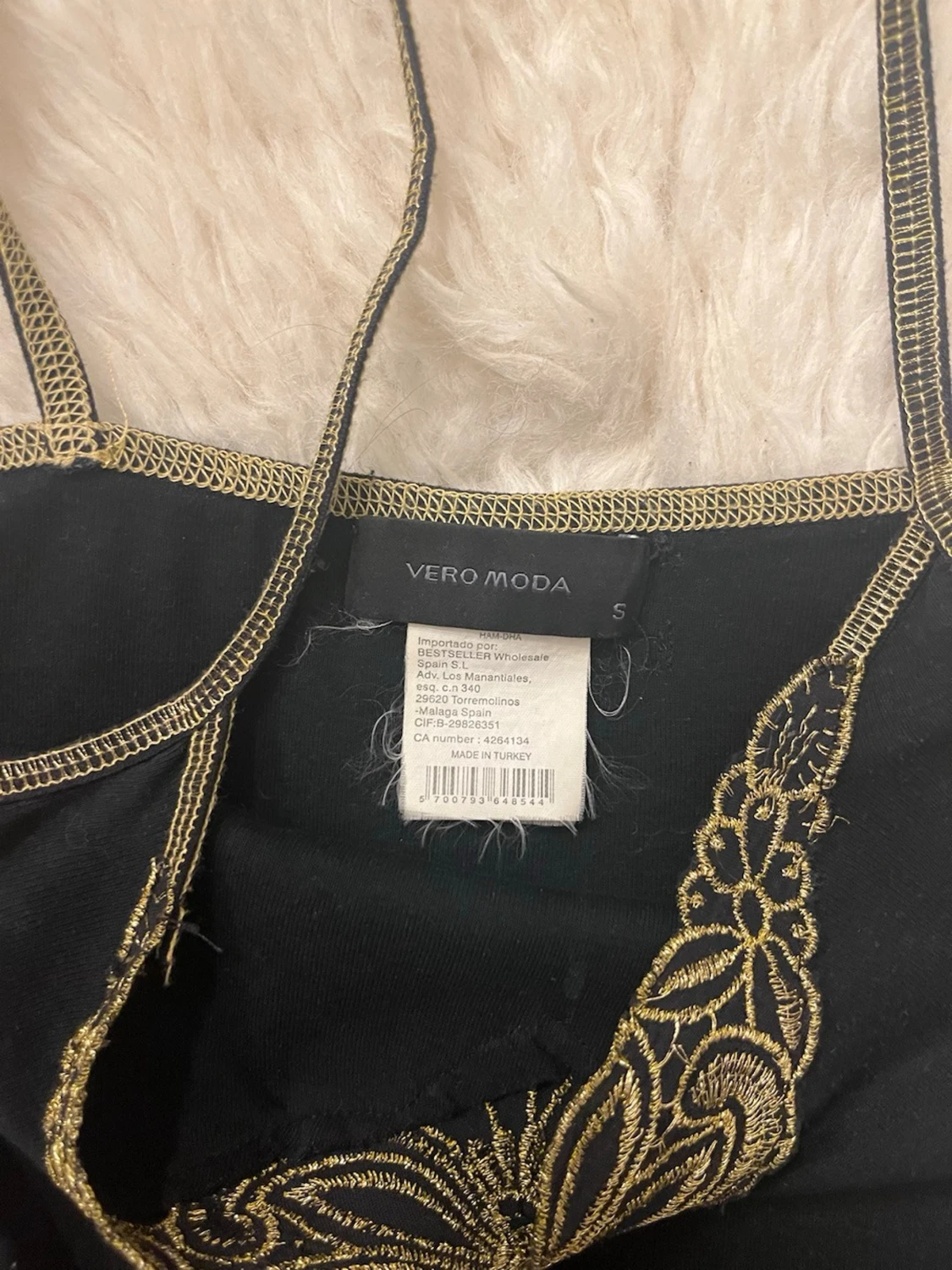 Svart linnetopp med guldbroderi Vero Moda - 1
