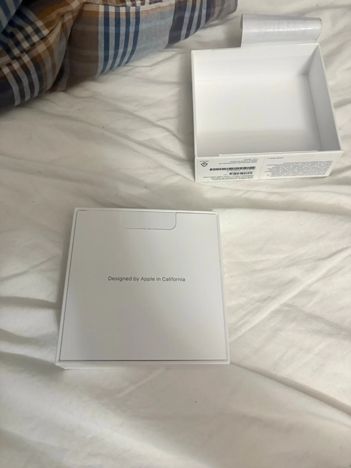 Apple AirPods (3rd generation) med MagSafe-laddningsetui - 2