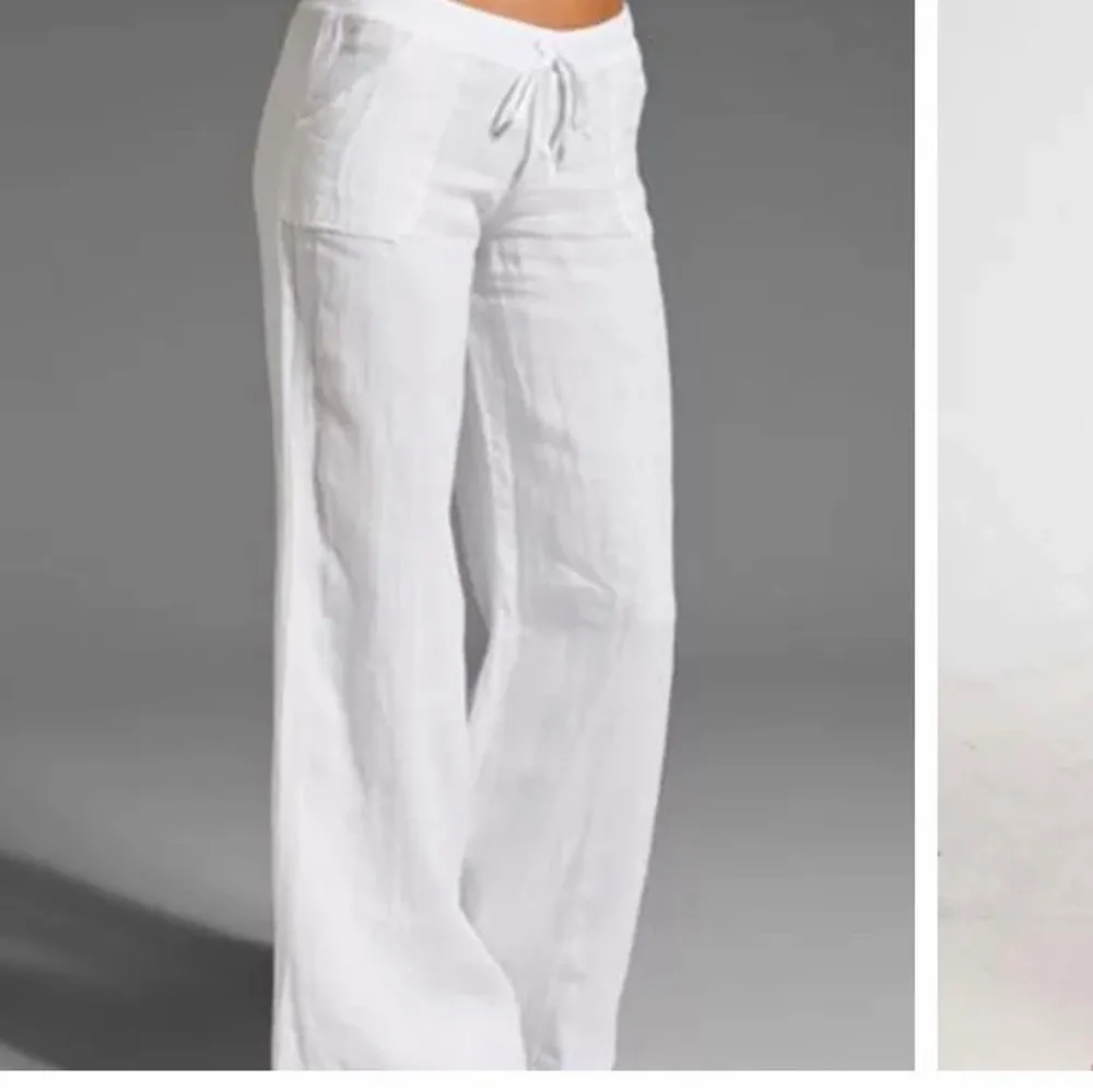 Säljer mina vita linnebyxor då jag inte trivs i det längre, bra skick 🥰. Jeans & Byxor.
