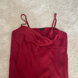 Linne från river island😍 - Säljer ett linne från river island, storlek 10~M😍 använd någon gång 