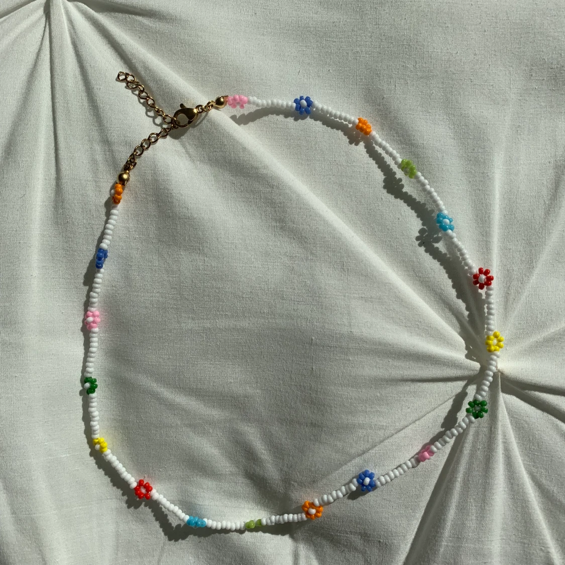 Pärlat halsband med rostfritt lås! - 90