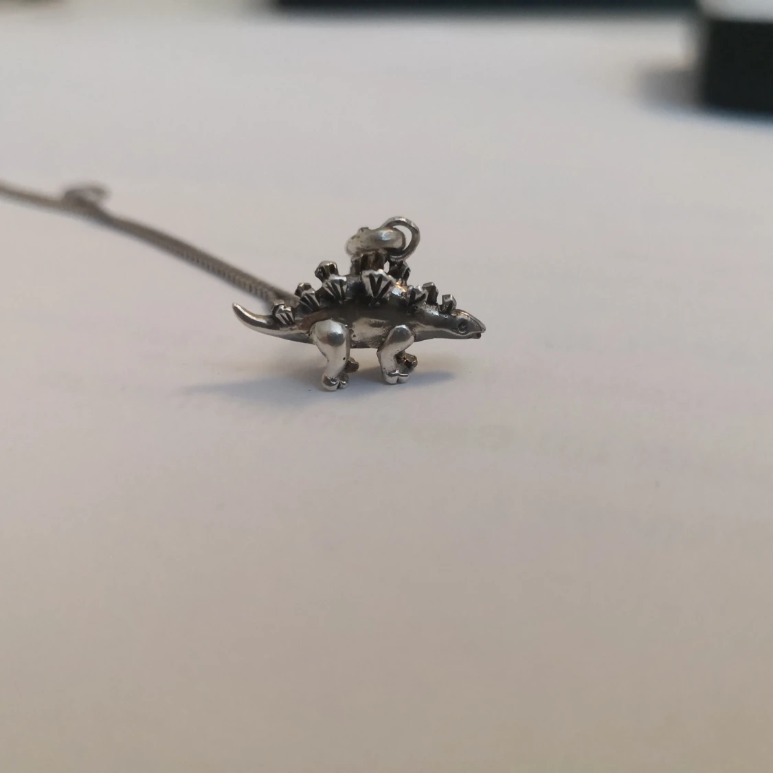 Silver halsband dinosaurie - 90