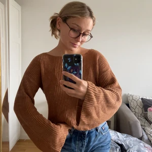 Nakd stickad xxs - Stickad tröja från nakd i storleken xxs, passar mig som har xs/s ❤️ superfin, i en beige/brun höstfärg! 