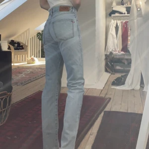 Diesel jeans  - Ljusblåa dieseljeans, straight fit och midrise:) är i mycket bra skick! 