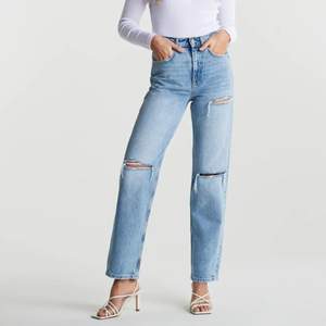 Ett par helt nya jeans från Gina. Säljer för att dom inte sitter så bra på mig. Pris kan diskuteras. Skriv för fler bilder 😇😇