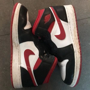 JORDAN 1 SÄLJES - NY SKICK, stk 39 STVÄTTAS SJÄLVKLART INNAN DE SKICKAS! Köpare betalar frakten