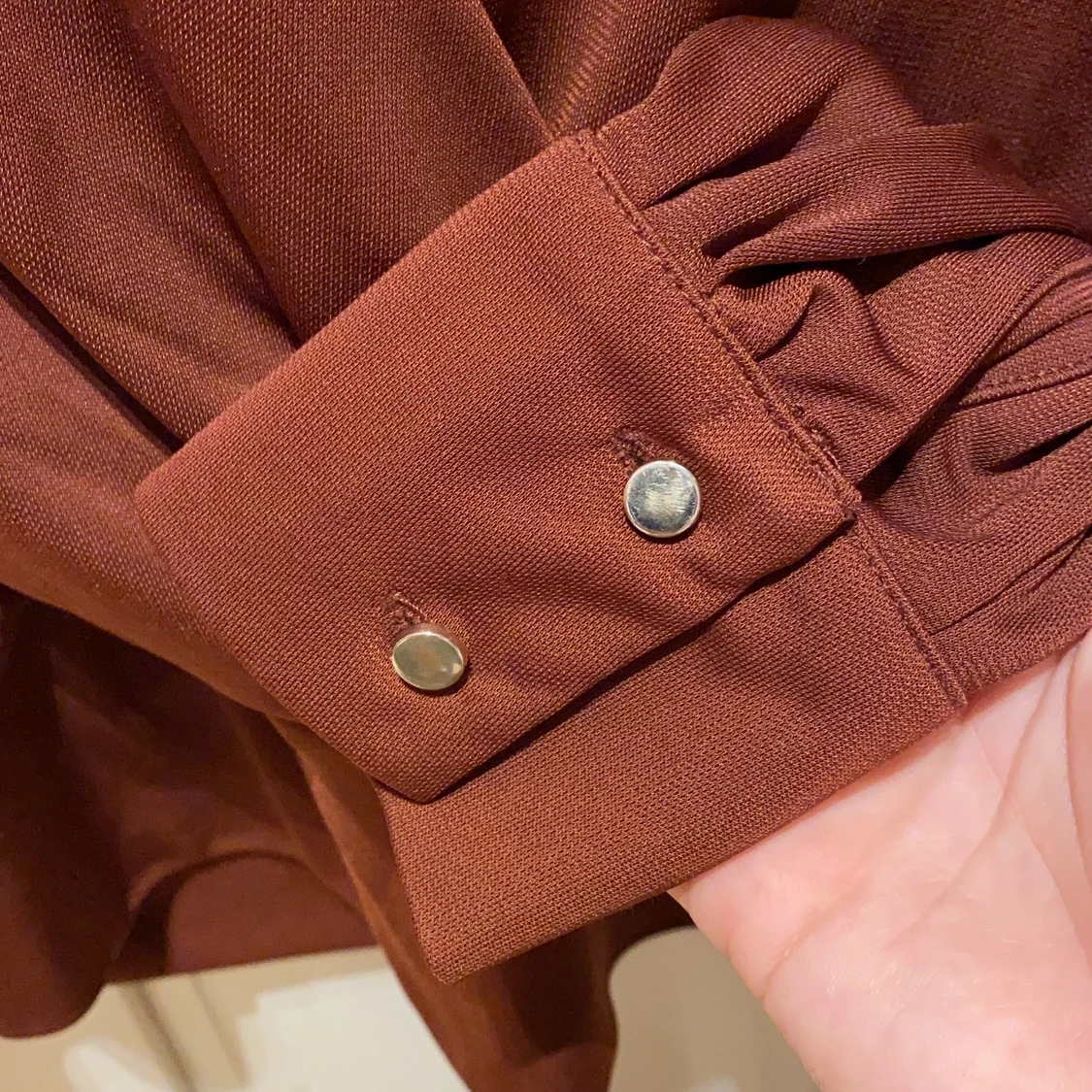 Brun/röd omlott blus - 90