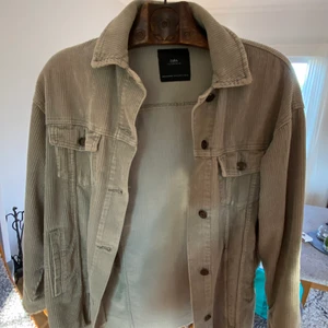 Manchester jacka - Superfin mintgrön Manchester jacka från zara i jättebra skick!🤍