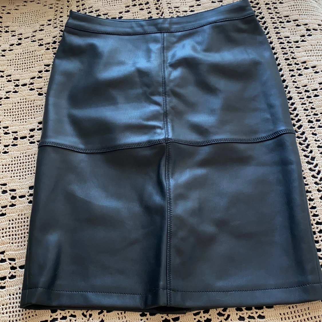 Läderkjol från Vila i storlek XS - 90