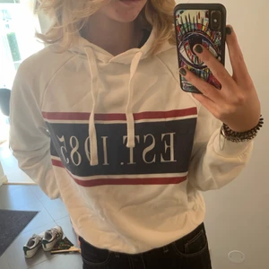 Hoodie - Jätte fin Hoodie från Gina. Garderob utränsning, kolla andra annonser!