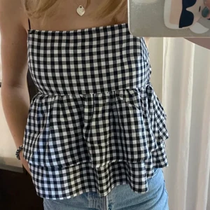 Rutig topp 💘⚡️🍭 - Köpt här på plick men aldrig använd 💕 Frakt ingår! DM vid intresse och pris kan diskuteras 💘