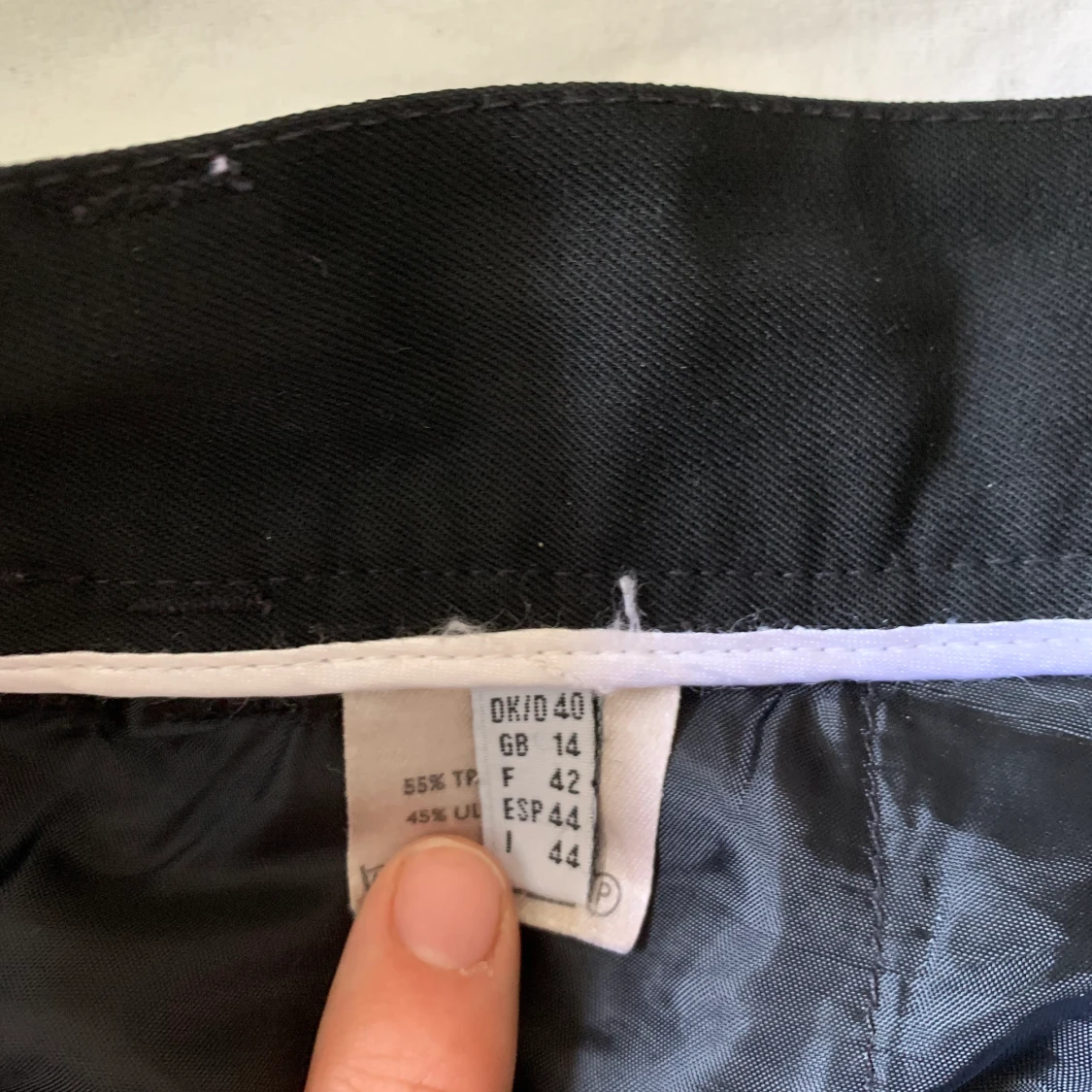Svarta kostymbyxor  - 90