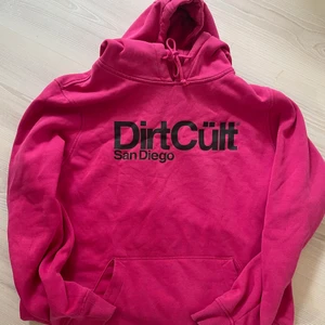 DirtCült Hoddie  - Använd fåtal gånger, inga slitningar