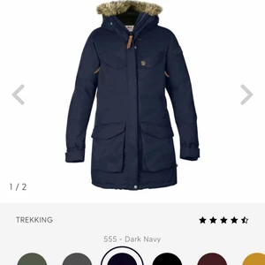 Fjällräven jacka - Fjällräven jacka. Knappt använd, nyskick!! Storlek XXS men passar S. Kan mötas upp i Stockholm och Borlänge. Kan frakta, köpare står för frakten 