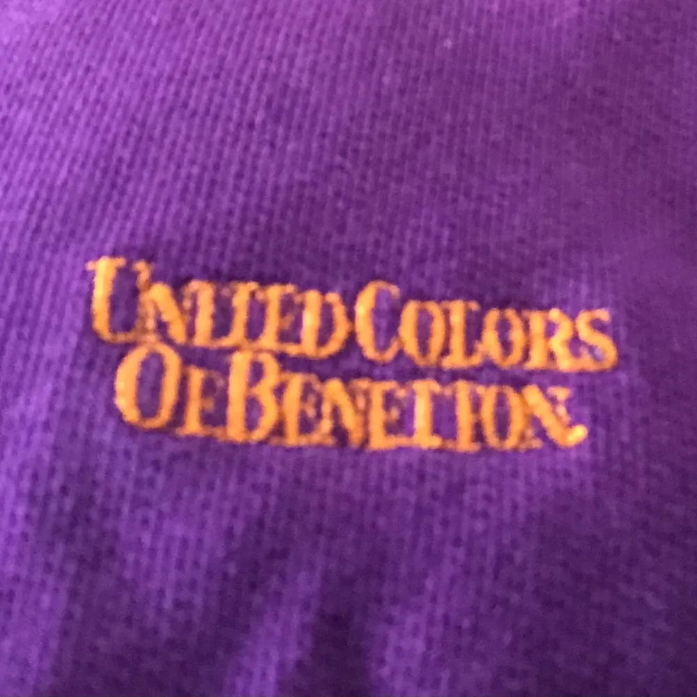 Sweatshirt från United Colours of Benetton, skrynklig nu men i nyskick! Passar skitbra på mig som är en S :). Hoodies.