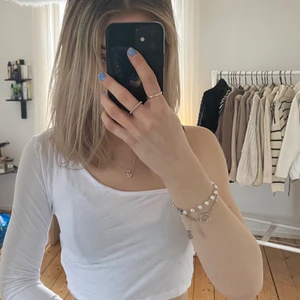 Storlek s - En jättefin topp ifrån Missguided. Använt vid fåtal gånger men säljer då jag tyvärr inte använder den längre. 