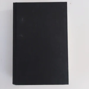 The gentlemans guide to vice and virtue  - The gentlemans guide to vice and virtue - Mackenzie Lee. Hardcover. Original omslaget finns kvar och kan skickas med om så önskas tyckte dock den var snyggare utan. Kan skickas. I mycket fint skick.