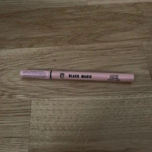 Eyeliner, oöppnad - Oöppnade eyeliner