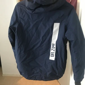 Super bra jacka - Endast tvättad 146/152 aldrig använd nypris 1200 nu 100