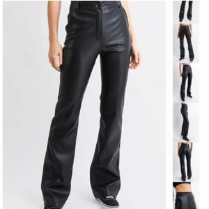 Madlady svarta skinnbyxor xs - Svarta skinnbyxor i populära modellen Hunter från Madlady. Endast testade med prislapp kvar! Byxorna är i storlek XS, L30 och är lite korta på mig (165) därav säljer jag dem. Nypris är 499kr, säljer för 350 + frakt💓💓