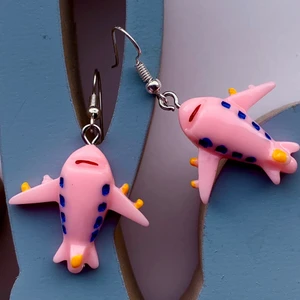 Rosa föygplan örhängen 💕 - Fri frakt 💕