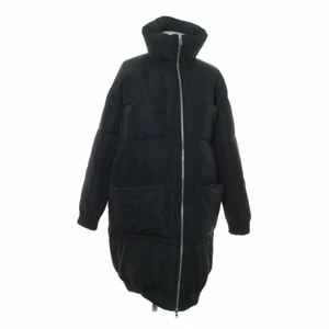 Carin Wester jacka - Carin Wester jacka! Använd fåtal gånger och i mycket fint skick. Storlek XS men passar även S. Nypris 1500kr, säljes för minst 450kr. Vid fler intresserade blir det budgivning. Frakt står köparen för! Egna bilder kan skickas vid intresse! 😆