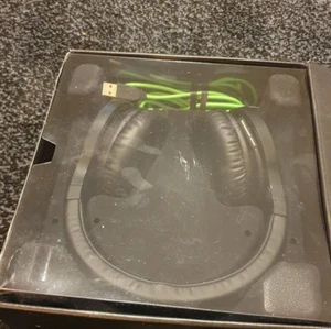 Razer Kraken USB Over-Ear PC musik  - Razei kraen usb . Kosta 1600 kr och säljas för 200 kr och ingen fel alls