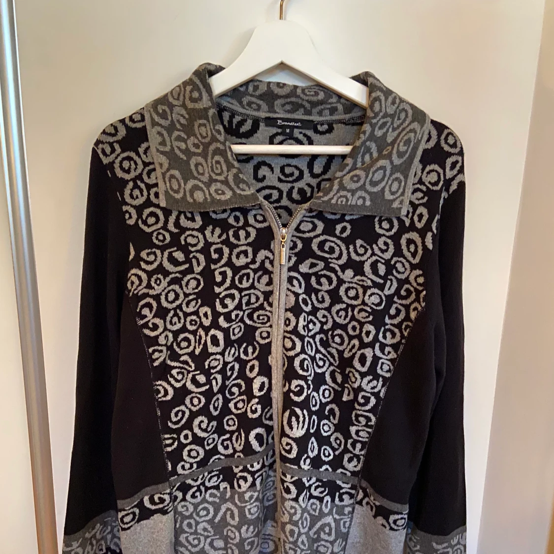 Mönstrad kofta - 90