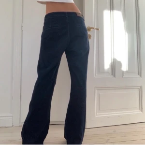 Mango jeans - Ett par as snygga byxor från Mango, men för små för mig❤️(lånade bilder!)