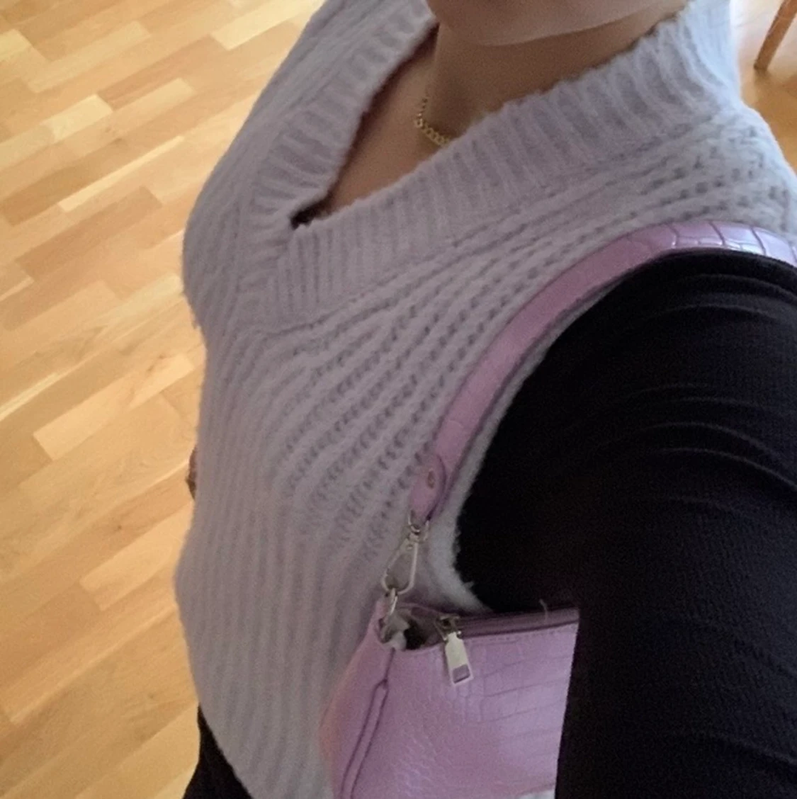 Lila stickad väst - 90