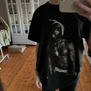 2pac t-shitt  - Använd vid enstaka tillfällen, bra skick 