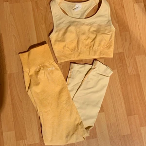  träningsset - träningsset frpn abyl super fint men för litet för mig knappt använda storlek xs/s nypris runt 1000kr mitt pris 400kr