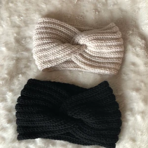 Hårband - (Svarta såld) Stickade hårband! Helt oanvända ☺️ 10kr styck
