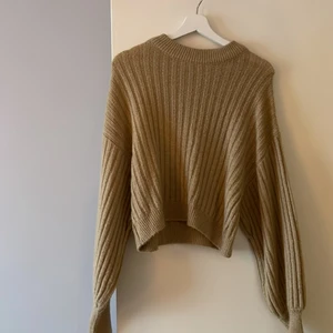 Stickad tröja - Superfin stickad tröja!! Sparsamt använd!! 50kr + frakt som köparen står för 🥰