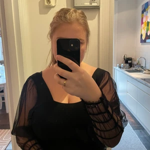 Blus zara storlek M  - Blus zara storlek M, slutsåld. Tar emot bud. Kan mötas upp i Sthlm eller skicka 