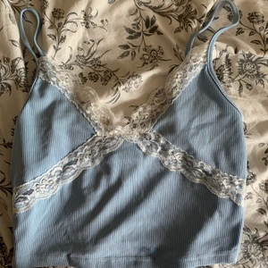 blå topp - söt blå topp som kommer tyvärr inte till användning men är jätte söt passar både s/m😇💕