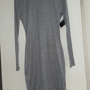 NLY trend klänning  - Säljer denna då den är oanvänd. Hör av dig för mer information och fler bilder! 