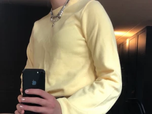 Tröja - Ljusgul tröja från Gina tricot i storlek S. Köpare står för frakt:)