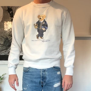 Polo bear tröja  - Säljer min tröja då den inte kommer till användning mer. 