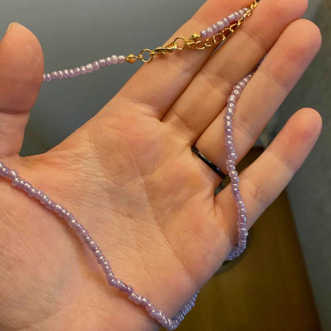 Lila pärlhalsband  - 90