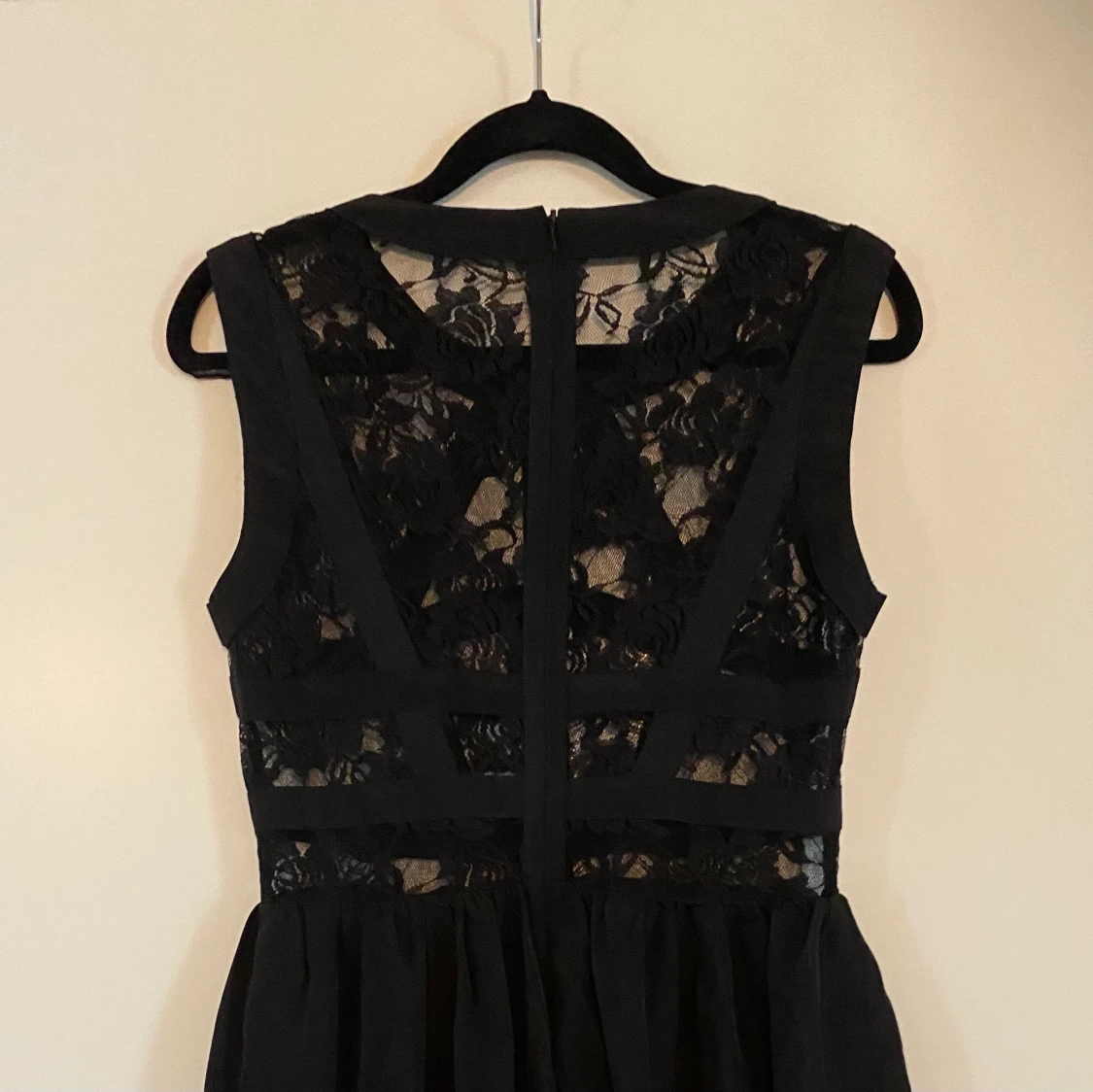 Svart klänning i storlek small - 90